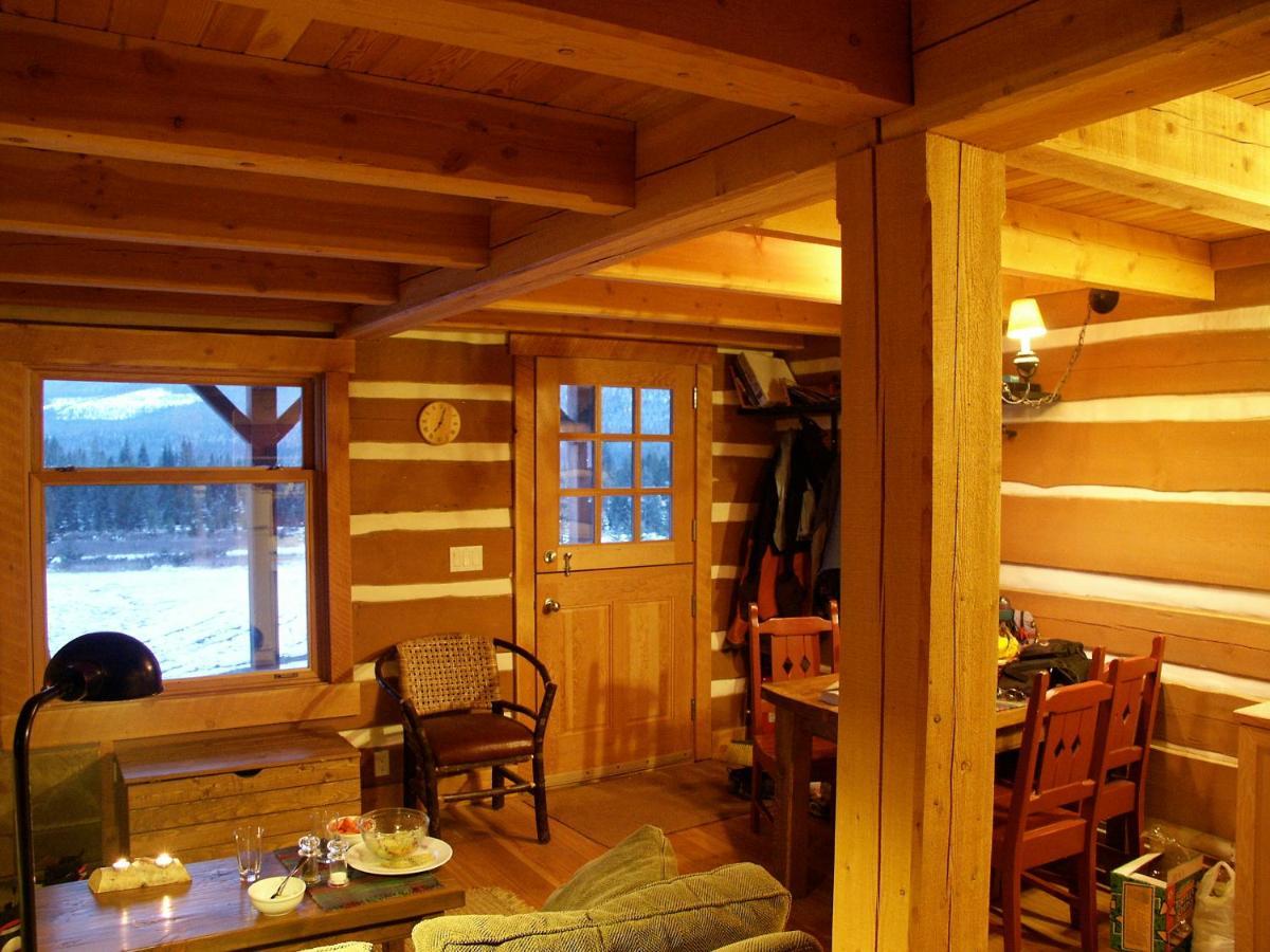 Nipika Mountain Resort Рейдиъм Хот Спрингс Екстериор снимка