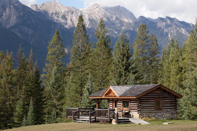 Nipika Mountain Resort Рейдиъм Хот Спрингс Стая снимка