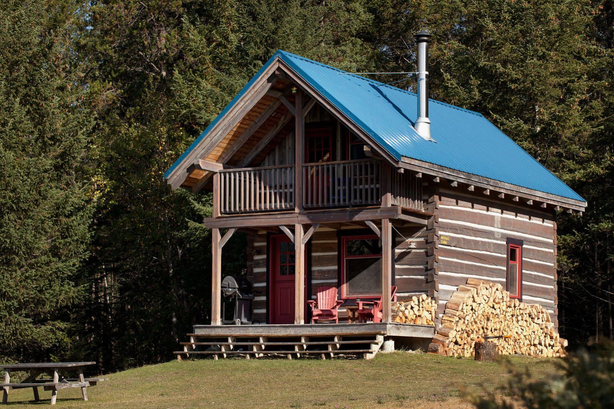 Nipika Mountain Resort Рейдиъм Хот Спрингс Екстериор снимка