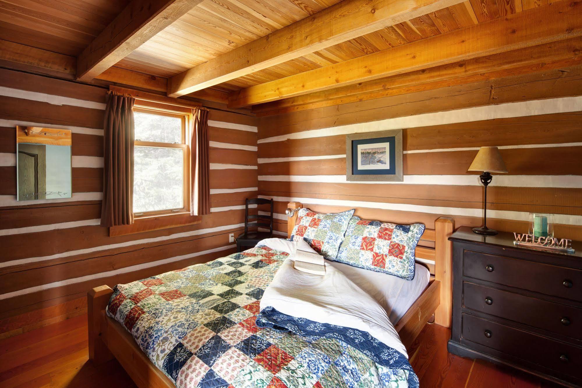 Nipika Mountain Resort Рейдиъм Хот Спрингс Екстериор снимка