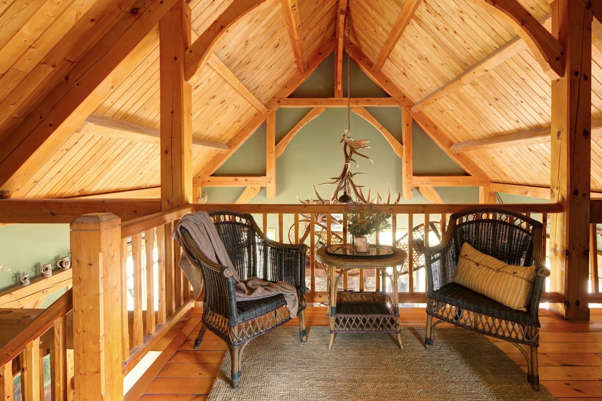 Nipika Mountain Resort Рейдиъм Хот Спрингс Екстериор снимка